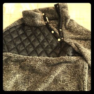 Ovinee brand women’s charcoal colored pullover